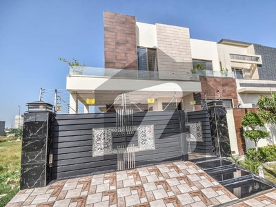 Elegant 10 Marla Home in Prime Location - Modern Design and Finishes DHA Phase 7 Block Y