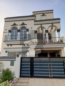 House For Grabs In 5 Marla Lahore OLC Block A