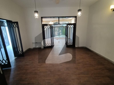 Near McDonald,s Sheeba Park Luxury 1 Kanal Ultra Modern Separate Gate Lower Portion Available For Rent DHA Phase 3