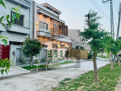 PARK FACING HOUSE AVAILABLE FOR SALE IN NASHEMAN E IQBAL PHASE 2 Nasheman-e-Iqbal Phase 2