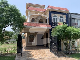 8 MARLA DOUBLE UNIT BRAND NEW STYLISH DESIGN SOLID CONSTRUCTED HOUSE IS AVAILABLE FOR SALE IN BLOCK 