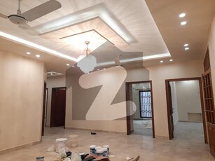 PRIME LOCTION ONE KANAL UPPER PORTION AVAILABLE FOR RENT IN DHA PHASE 4 DHA Phase 4 Block AA