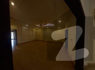 (Spacious Upper Portion 12 Marla Upper Portion For Rent, 3 Bed Room With Attached Bath, Drawing Dinning, Kitchen, T.V Lounge, Servant Quarter On Top With Attached Bath Bahria Greens Overseas Enclave Sector 7