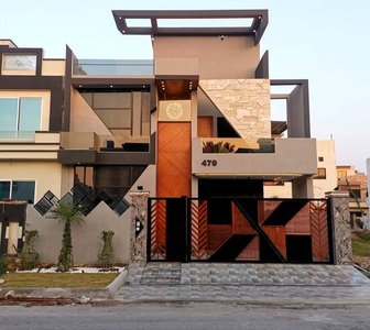 10 Marla Modern House For Sale