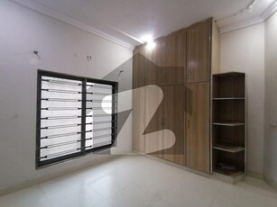 Gulshan-E-Ravi - Block C Upper Portion For Rent Sized 10 Marla Gulshan-e-Ravi