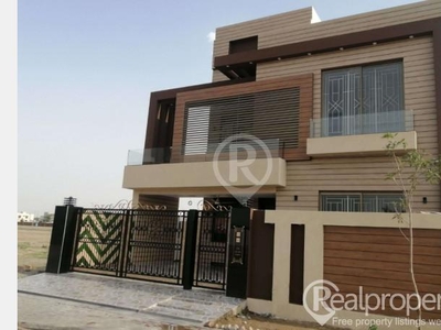 10 Marla House with full Basement for sale in Bahria Town Lahore