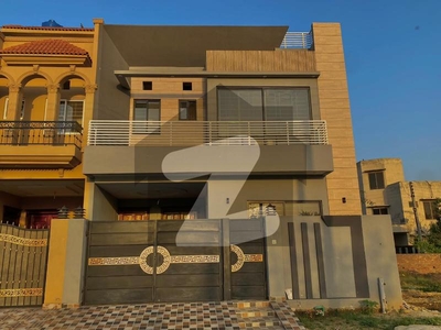 05 MARLA BRAND NEW FACING PARK HOUSE AVAILABLE FOR SALE IN VALENVIA TOWN Valencia Housing Society