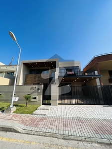 1 Kanal Designer House Located At Outstanding Location Bahria Town Phase 3