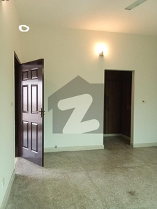10 MARLA 3 BEDROOMS SD HOUSE AVAILABLE FOR SALE Askari 11 Sector A