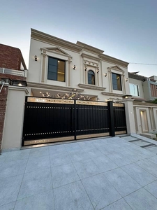 10 marla brand new House for sal model town