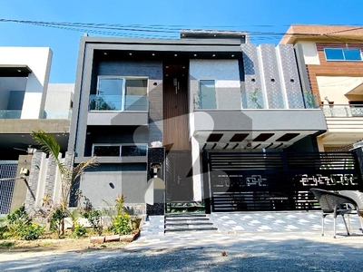 10 Marla Brand New Super Luxury Ultra Modern Design facing park House For sale in Valencia Town Valencia Housing Society