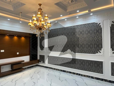 10 MARLA FULL HOUSE AVAILABLE FOR SALE IN IDEAL LOCATION WAPDA TOWN PHASE 1 Wapda Town Phase 1