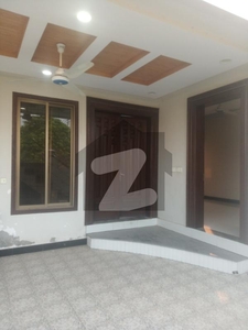 10 MARLA LOWER PORTION AVAILABLE FOR RENT Wapda City