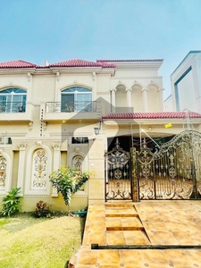 10 Marla Modern Luxury House on Good Location For Sale DHA Phase 7 Block U