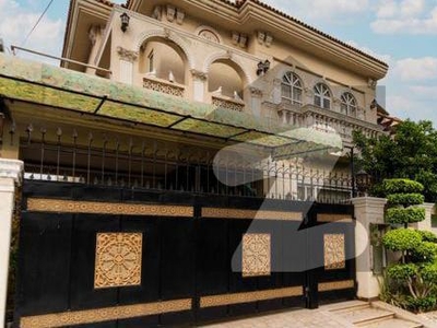 10 Marla Slightly Used Spanish House For Sale In Air Avenue PHASE-8 DHA Phase 8 Ex Air Avenue