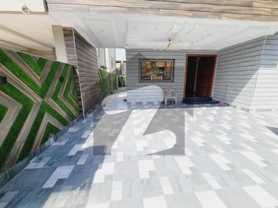 10 MARLA USED HOUSE FOR SALE IN GHOURI BLOCK BAHRIA TOWN LAHORE Bahria Town Ghouri Block
