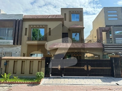 10 Marla Used House Gass Available Renovated House Sector C Near To Talwar Chowk , Super Hot Location Demand 3.3 Bahria Town Sector C