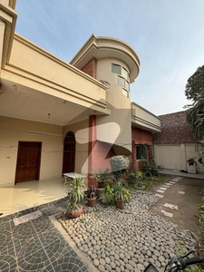 12.22 MARLA'S beautiful house for sale Shalimar Colony