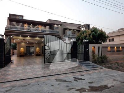 2 Kanal Luxury Bungalow For Sale In Punjab Society Near Wapda Town College Road Punjab Govt Employees Society