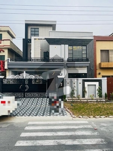 A Block 10 Marla Beautiful Modern House For Sale On 80 Ft Road In Central Park Central Park Block A