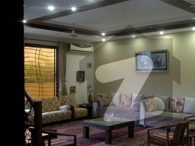 House For Grabs In 16 Marla Rawalpindi Media Town Block D
