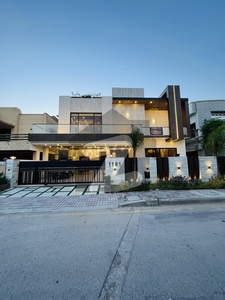 Ousting Designer 1 Kanal House Situated In Bahria Phase 4 Bahria Town Phase 4