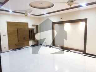 10 MARLA LIKE A NEW FULL HOUSE FOR RENT IN RAFI BLOCK BAHRIA TOWN LAHORE Bahria Town Rafi Block