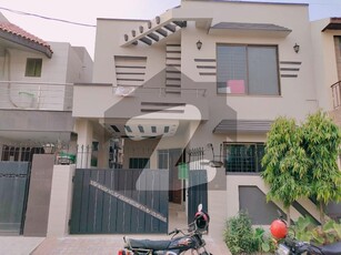 5 Marla Ultra Modern House Available For Rent DHA Phase 3