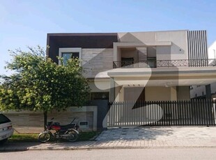 In DHA Phase 2 - Sector D Commercial Area House For sale Sized 1 Kanal DHA Phase 2 Sector D Commercial Area