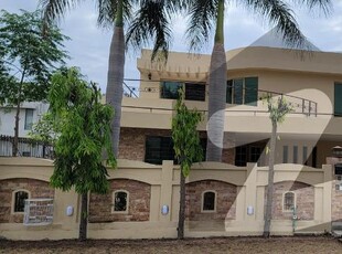 Kanal Bungalow well maintained house slightly Used Full renovated Available For Sale In DHA Phase 4 EE Block DHA Phase 4 Block EE