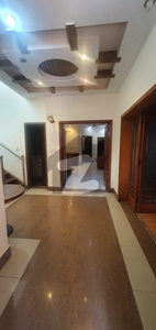 1 KANAL 3 BEDROOM UPER PORTION AVAILABLE FOR RENT Cantt