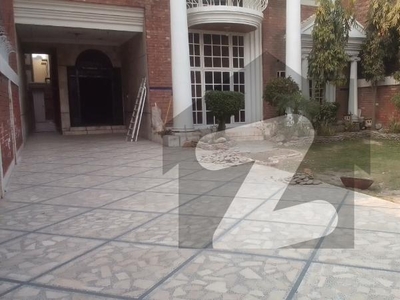 1 KANAL DOUBLE STOREY COMMERCIAL HOUSE FOR RENT IN JOHAR TOWN PHASE 1 Johar Town Phase 1