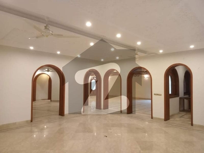 1 Kanal House For Rent With Basement Lowest Rent DHA Phase 3 Block Y