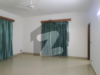 1 Kanal Out Class Lower Portion Available For Rent in DHA Phase 2 Block Q Near To Park DHA Phase 2 Block Q