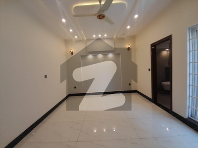 1 KANAL UPPER PORTION AVAILABLE FOR RENT IN LDA AVENUE-1 LDA Avenue Block A