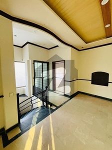 1 KANAL UPPER PORTION AVILIABLE FOR RENT IN DHA PHASE 4 DHA Phase 4