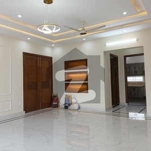 10 Marla brand new luxury upper portion for Rent Janiper block In Bahria Town Lahore Bahria Town Sector D