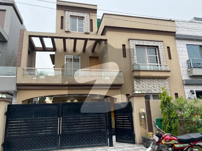 10 Marla Fully Furnished House For Rent in Bahria town Lahore Bahria Town Sector C