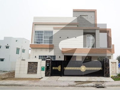 10 MARLA LIKE A BRAND NEW UPPER PORTION AVAILABLE FOR RENT IN BAHRIA TOWN LAHORE Bahria Town Talha Block