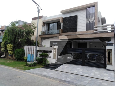 10 Marla Slightly Used Modern House For Rent In Dha Phase 4 Near To Park DHA Phase 4
