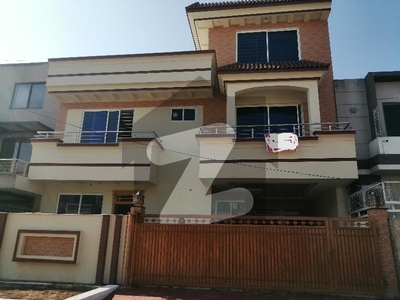 10 Marla Triple Storie House For Rent In G13 G-13