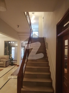 1000 Yards Bunglow Fully Renovated For Sale At Most Prime And Alluring Location In B/w Khayaban-e- Shaheen & KHayaban-e-Badban In Dha Defence Phase 5,karachi. DHA Phase 5