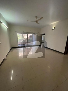 1st Floor 3 Bed DD Flat For Rent G+3 Building Askari 5 Askari 5