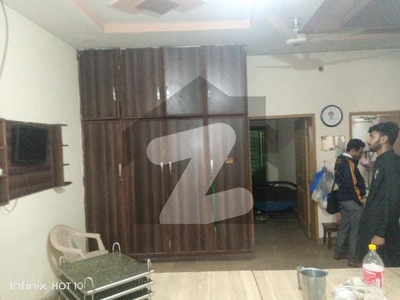 5 marla independent single storey house for rent Siddiqia Society (College Road)