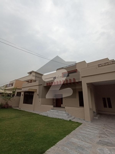 BEAUTIFUL HOUSE IN MAIN CANTT FOR OFFICE Cantt