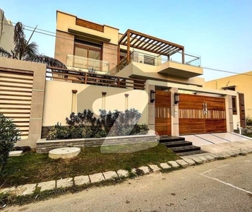 Extravagant 500 Yards House Available For Sale In DHA Phase 8 DHA Phase 8 Zone A