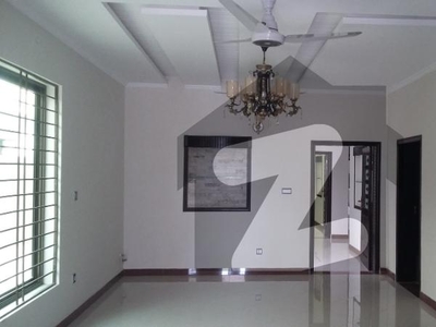F-10 Beautiful Live able House 1022,sqyd For Sale F-10