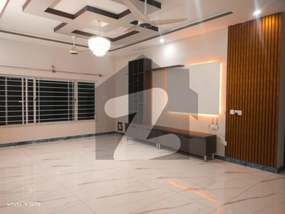 622 Sq Yard Old House For Sale In F-8/2 Islamabad F-8/2
