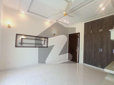 Luxurious 3 Bed Upper Portion (1 Kanal) DHA LAHORE DHA Defence