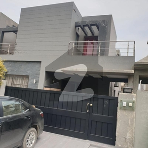 NEAR RAYA FULLY FURNISHED 1O MARLA HOUSE AVAILABLE FOR RENT IN DHA PHASE 6 DHA Phase 6